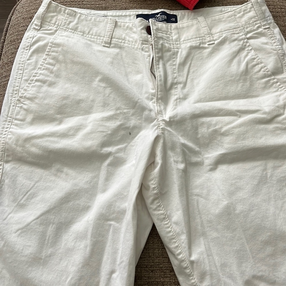 Hollister khaki shorts